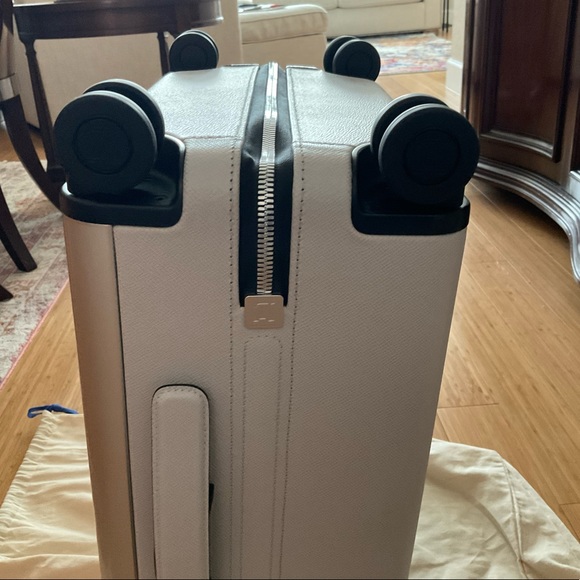 Authentic Louis Vuitton Horizon 55 Eclipse - Picture 2 of 12